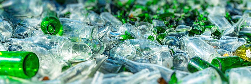 Glas sicher und umweltfreundlich mit Container entsorgen